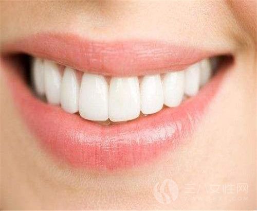 牙齿黄的原因是什么 怎么做能变白1.jpg