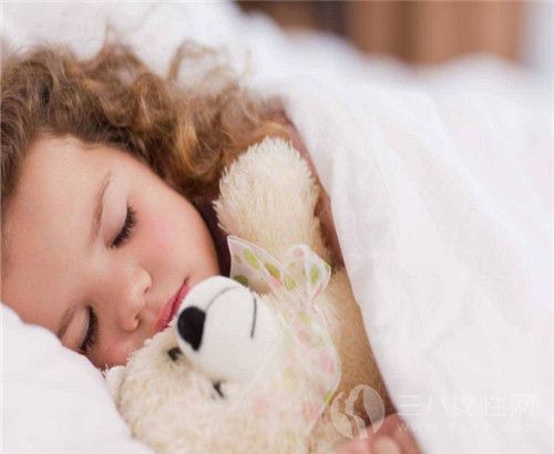 新生儿睡觉不踏实如何预防 如何改善问题.jpg