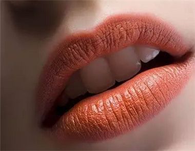 唇纹深怎么改善 五种有效淡化方法