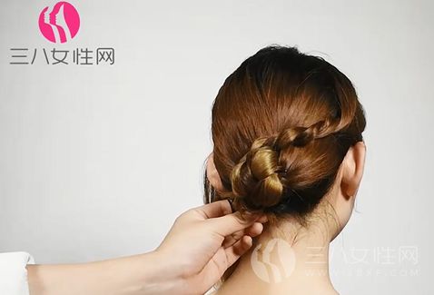 韩式麻花辫盘发
