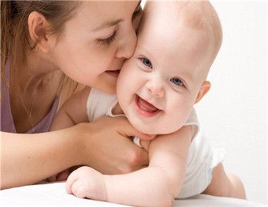 嬰兒溢奶正常嗎 如何預防