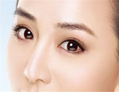 雙眼皮貼正確使用方法是什麼 先要保持眼部清爽
