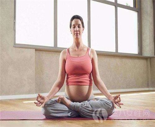 孕妇练瑜伽适合哪些动作 对孕妇有哪些帮助2.jpg