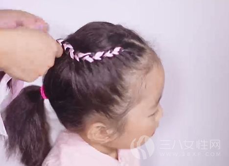 儿童漂亮公主发型扎法