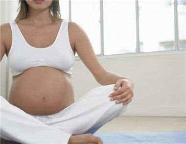 孕妇练瑜伽适合哪些动作 对孕妇有哪些帮助