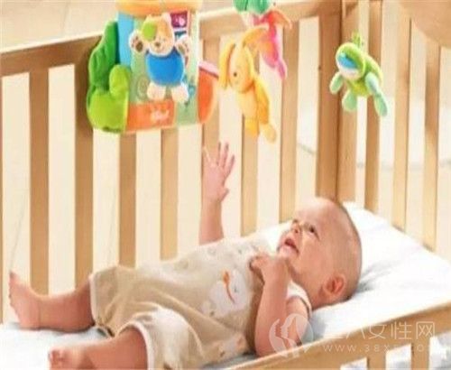 嬰兒床鈴是什麼 對寶寶有什麼作用1.jpg