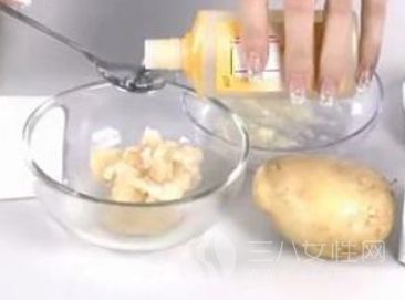 土豆美白面膜的做法