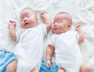 双胞胎产生原因是什么 机率是多大2.jpg