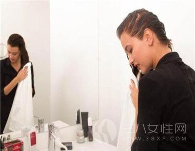 染发后如何护理头发 多久可以洗头1.jpg