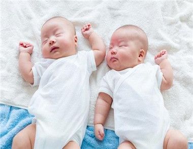 懷雙胞胎的早期症狀是什麼 要注意什麼