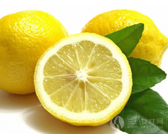 皮肤干燥吃柠檬能补水