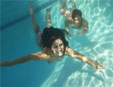 游泳减肥的正确方法是怎样 孕妇也能游吗