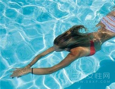 游泳减肥的正确方法是怎样 孕妇也能游吗2.jpg