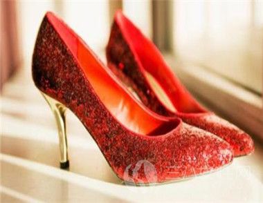新娘婚鞋有什么講究 必須是紅色嗎2.jpg