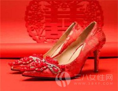 新娘婚鞋有什么講究 必須是紅色嗎1.jpg
