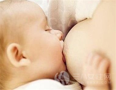 新生儿开奶前有必要喂糖水吗 要不要清洗乳房.jpg