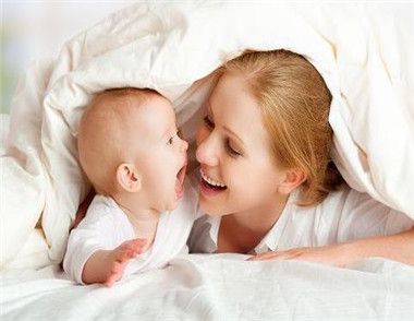 新生兒開奶前有必要喂糖水嗎 要不要清洗乳房