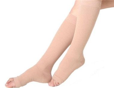 靜脈曲張襪有副作用嗎 穿戴時要注意什麼