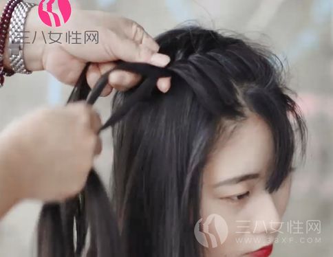 韩式少女发型怎么扎