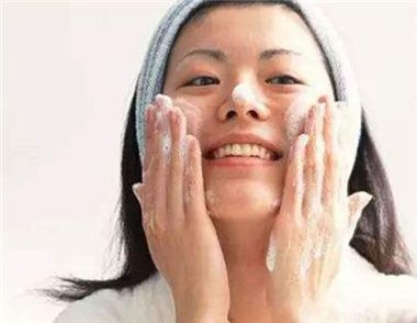 女生用什麼洗臉好 常見這三種