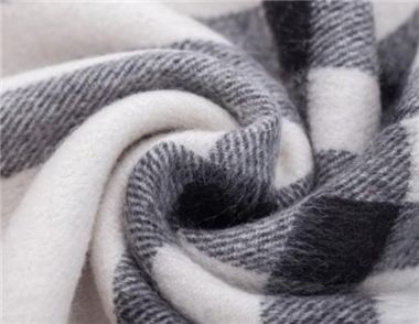羊毛圍巾掉毛正常嗎 該怎麼處理