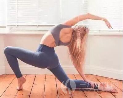 怎么练瑜伽瘦小腿 这三个动作很有效