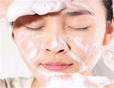 用什麼洗臉會變白 洗臉小技巧