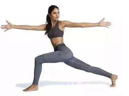 怎么练瑜伽瘦手臂 5个动作简单又有效