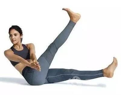 怎么练瑜伽瘦手臂 5个动作简单又有效
