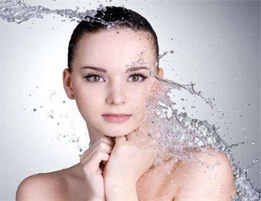 冬季給皮膚補水有哪些好處 避免皮膚粗糙