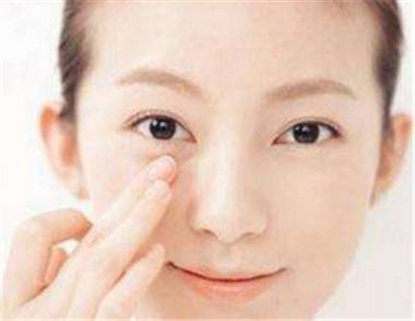 眼部护肤该怎么做 防晒是一大重点