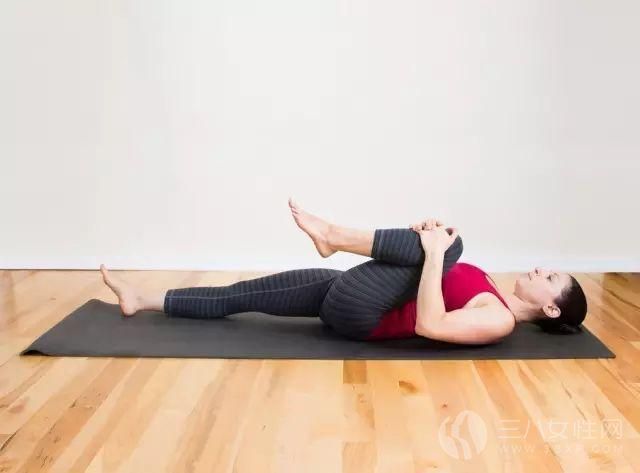 腰背酸痛怎麼辦 3個瑜伽動作幫你舒緩