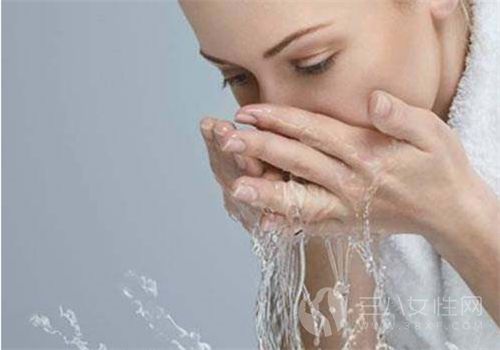 冬天洗脸要注意什么 水温很重要
