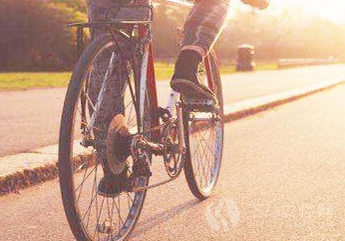 骑自行车减肥.jpg
