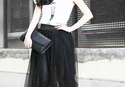 黑色长裙+白色T恤