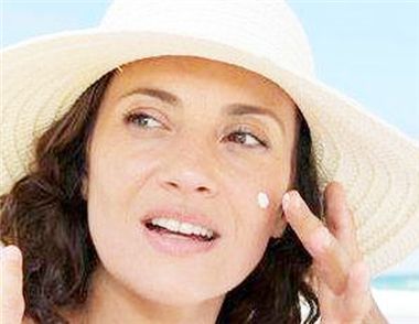 夏季肌膚如何美白？有效減少肌膚黑色素方法