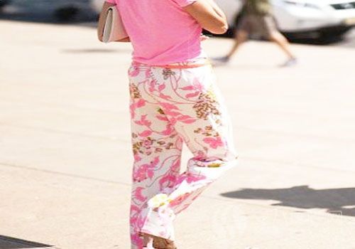 粉色短袖+印花裤