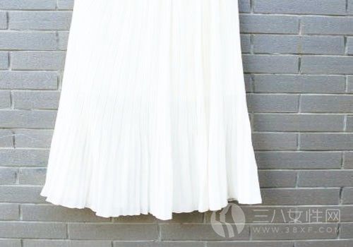 白色真丝半身裙