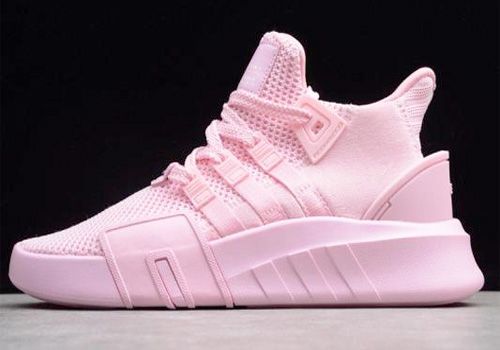粉色运动鞋的款式 粉色运动鞋搭配