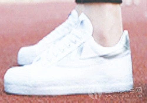 白色厚底复古运动鞋