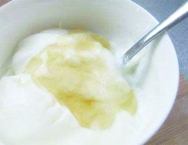 蛋清麵膜的做法和功效 使用蛋清麵膜的功效與作用