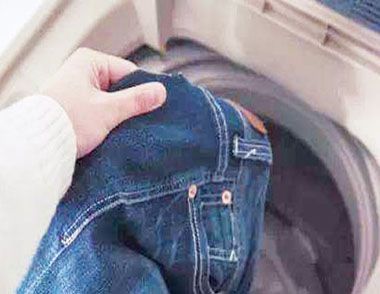 新的牛仔裤怎么洗干净？清洗牛仔裤的注意事项