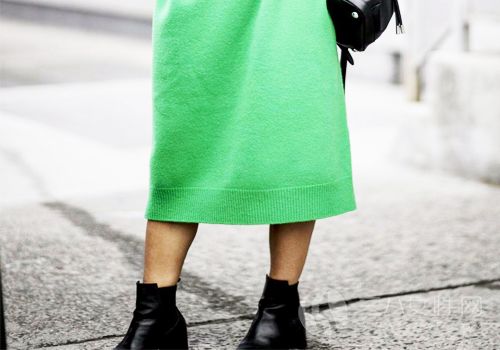 綠色連衣裙+小皮鞋