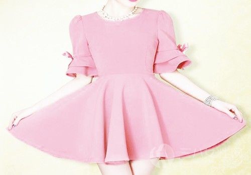 粉色小香风连衣裙