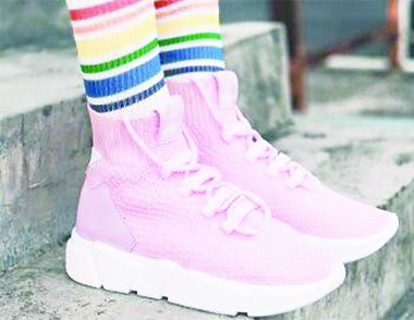 粉色鞋搭配什麼襪子 搭配粉色鞋子的襪子