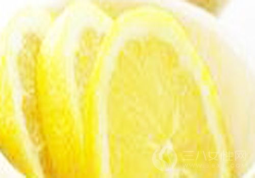 用柠檬汁祛除痘印