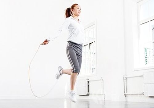 跳绳减肥健身方法