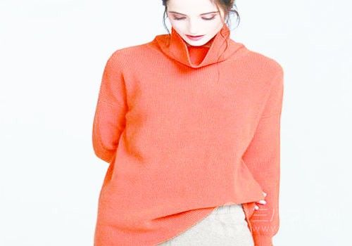 搭配橙色毛衣外套