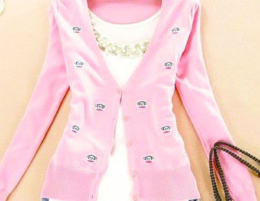 浅粉色毛衣搭配什么好看 怎么搭配浅粉色毛衣的外套