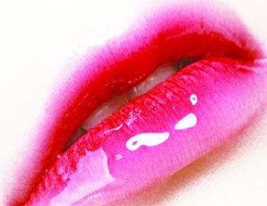 咬唇妝口紅怎麼塗 什麼顏色的口紅適合咬唇妝